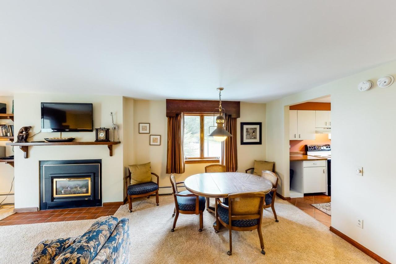 The Lodge #23 Stowe Fork Room photo