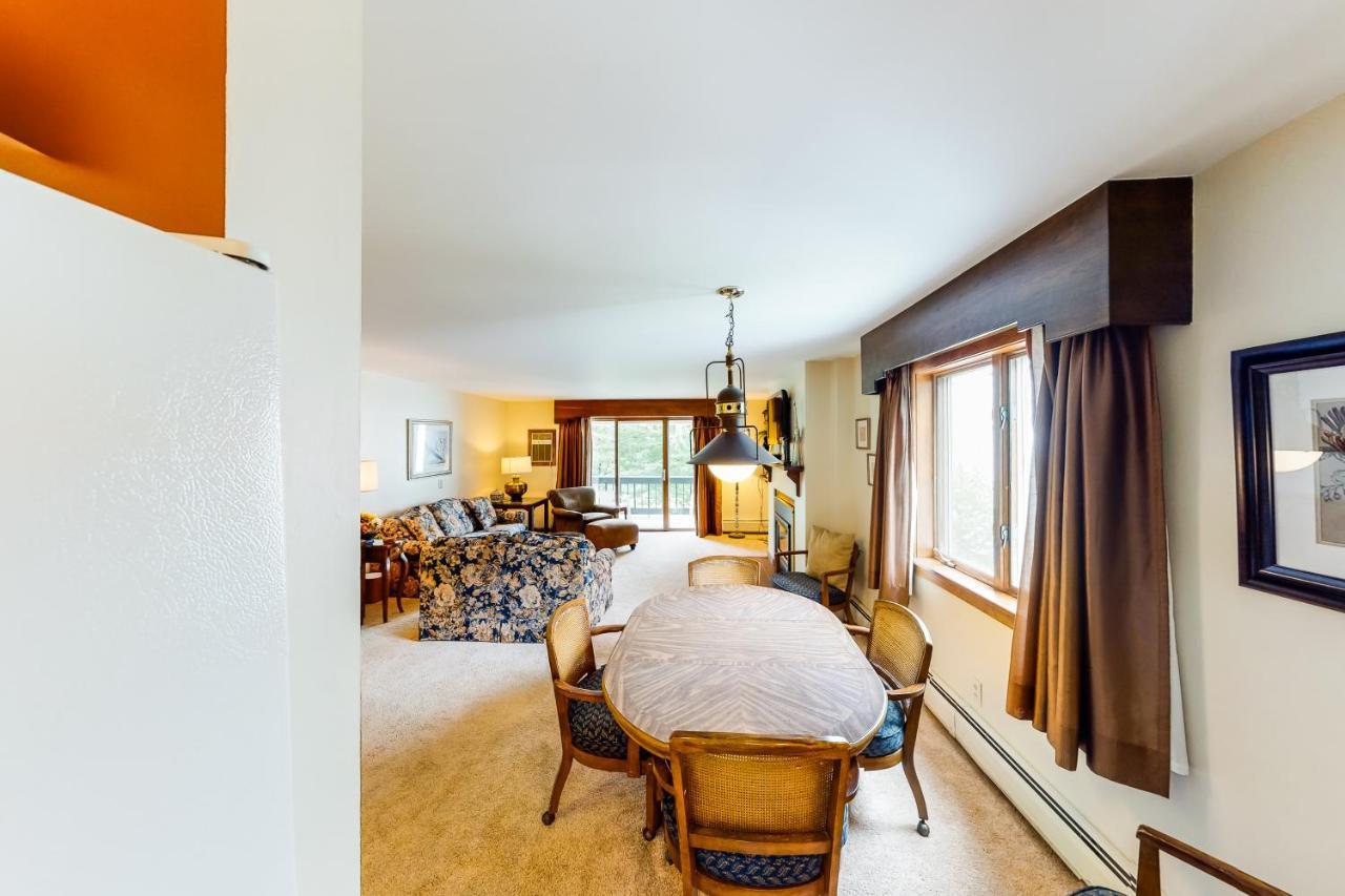 The Lodge #23 Stowe Fork Room photo