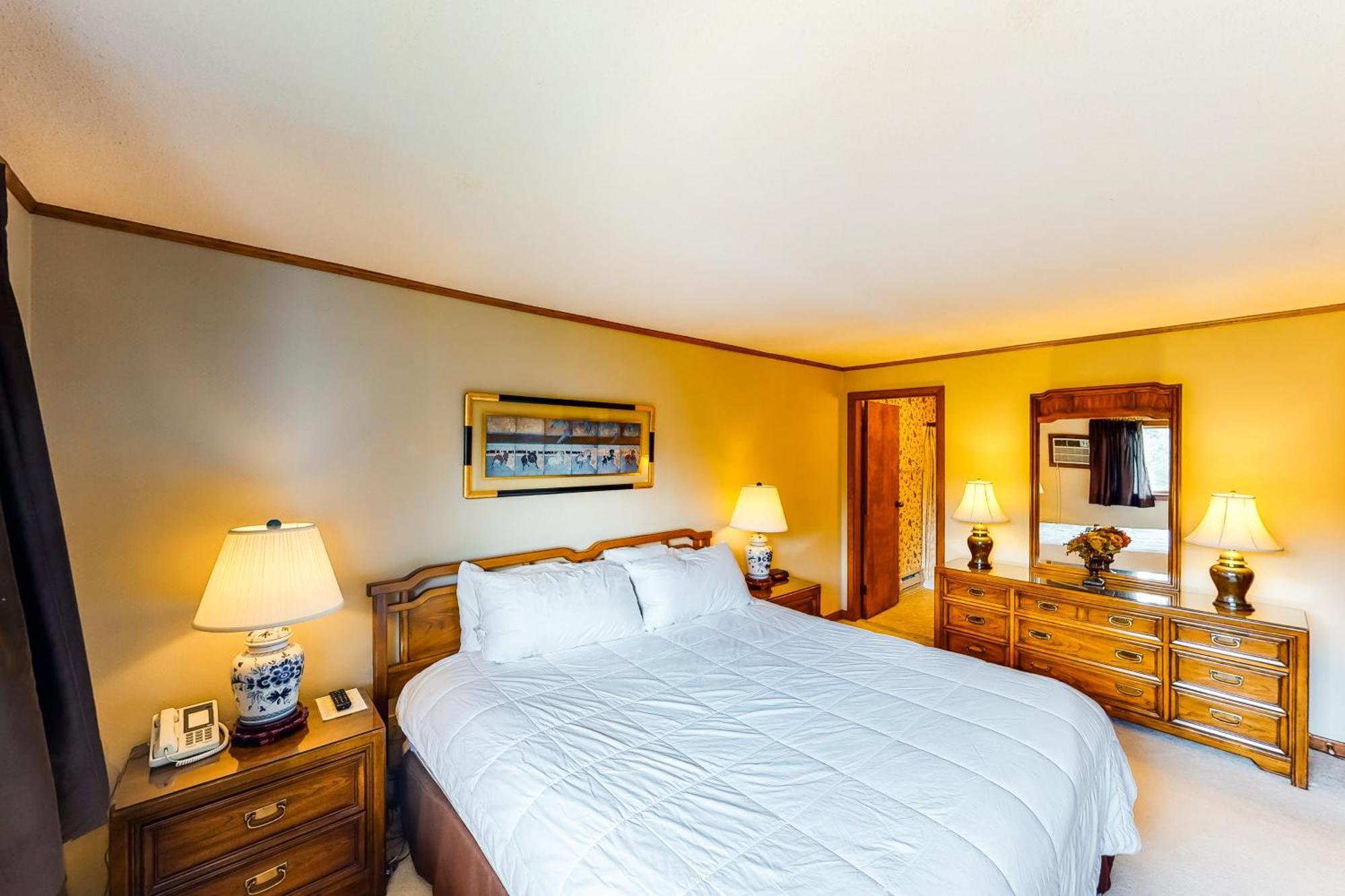 The Lodge #23 Stowe Fork Room photo